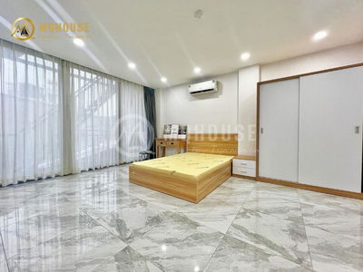 Chu Van An Street, Vietnam Chu Van An Street, Vietnam