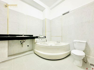 Phan Xich Long Street, Vietnam Phan Xich Long Street, Vietnam