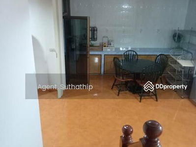 Rangsiya Village, Bangkok, Thailand Rangsiya Village, Bangkok, Thailand