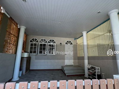 Housing in Ban Ratsada, Thailand Housing in Ban Ratsada, Thailand