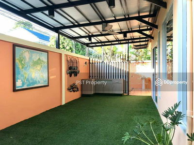 Single house near Bts Bangna and bearing, Bangkok, Thailand Single house near Bts Bangna and bearing, Bangkok, Thailand