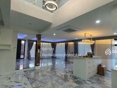 Spacious 5-Br House in Lat Phrao, Bangkok, Thailand Spacious 5-Br House in Lat Phrao, Bangkok, Thailand