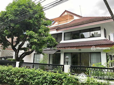 Spacious 5-Bedroom House, Bangkok, Thailand Spacious 5-Bedroom House, Bangkok, Thailand