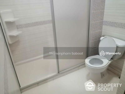 Spacious 5-Bedroom House, Bangkok, Thailand Spacious 5-Bedroom House, Bangkok, Thailand