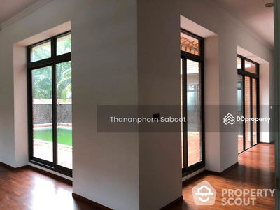 Large 7-Bedroom House, Bangkok, Thailand Large 7-Bedroom House, Bangkok, Thailand