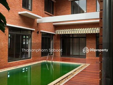 Large 7-Bedroom House, Bangkok, Thailand Large 7-Bedroom House, Bangkok, Thailand