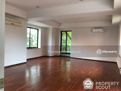 Large 7-Bedroom House, Bangkok, Thailand Large 7-Bedroom House, Bangkok, Thailand