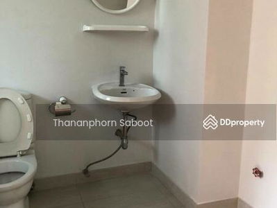 Large 7-Bedroom House, Bangkok, Thailand Large 7-Bedroom House, Bangkok, Thailand