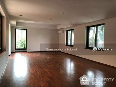 Large 7-Bedroom House, Bangkok, Thailand Large 7-Bedroom House, Bangkok, Thailand