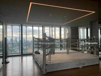 Park Origin Phrom Phong, Bangkok, Thailand Park Origin Phrom Phong, Bangkok, Thailand