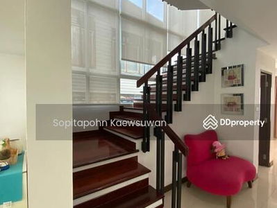 10400, Bangkok, Thailand 10400, Bangkok, Thailand