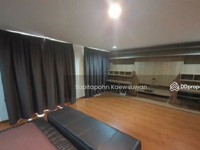 10400, Bangkok, Thailand 10400, Bangkok, Thailand