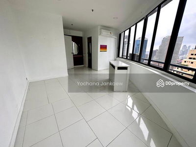 Moon Tower, Bangkok, Thailand Moon Tower, Bangkok, Thailand