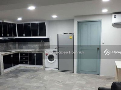 Thonglor Tower, Bangkok, Thailand Thonglor Tower, Bangkok, Thailand