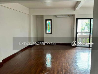 Commercial/Shophouse, Bangkok, Thailand Commercial/Shophouse, Bangkok, Thailand