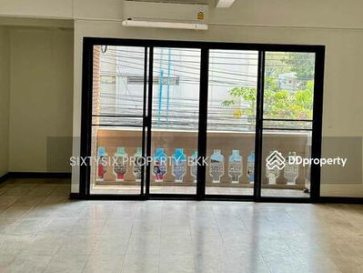 Commercial/Shophouse, Bangkok, Thailand Commercial/Shophouse, Bangkok, Thailand