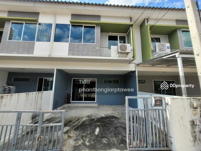 the trust Town Wongwaen-Lamlukka, Pathum Thani, Thailand the trust Town Wongwaen-Lamlukka, Pathum Thani, Thailand