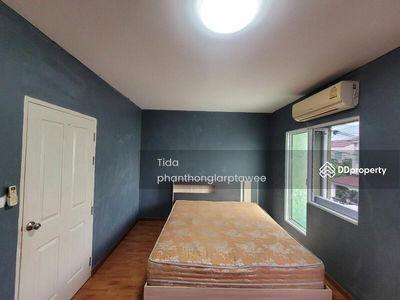 the trust Town Wongwaen-Lamlukka, Pathum Thani, Thailand the trust Town Wongwaen-Lamlukka, Pathum Thani, Thailand