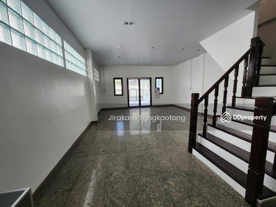 Townhouse, 4 bedrooms, 3 bathrooms, 1 kitchen, in Soi Bangkok Nonthaburi 43, Bangkok., Thailand Townhouse, 4 bedrooms, 3 bathrooms, 1 kitchen, in Soi Bangkok Nonthaburi 43, Bangkok., Thailand