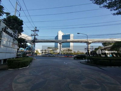 Supalai Park Srinakarin, Bangkok, Thailand Supalai Park Srinakarin, Bangkok, Thailand