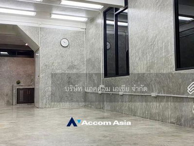 Home Office, Pet friendly | 3 Bedrooms Townhouse For Rent in Sathorn, BangkokAA27831, Bangkok, Thailand Home Office, Pet friendly | 3 Bedrooms Townhouse For Rent in Sathorn, BangkokAA27831, Bangkok, Thailand