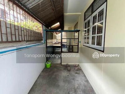 Single house for rent, Lat Phrao 47, Intersection, Bangkok, Thailand Single house for rent, Lat Phrao 47, Intersection, Bangkok, Thailand