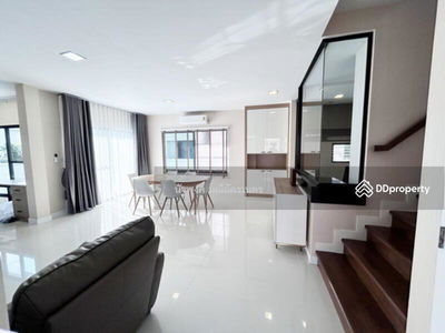 Manthana Onnut–Wongwaen 4, Bangkok, Thailand Manthana Onnut–Wongwaen 4, Bangkok, Thailand