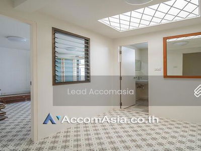 Home Office | 5 Bedrooms Townhouse for Sale and Rent in Sukhumvit, Bangkok near BTS Ekkamai AA30827, Bangkok, Thailand Home Office | 5 Bedrooms Townhouse for Sale and Rent in Sukhumvit, Bangkok near BTS Ekkamai AA30827, Bangkok, Thailand