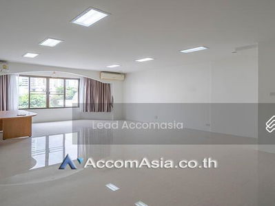 Home Office | 5 Bedrooms Townhouse for Sale and Rent in Sukhumvit, Bangkok near BTS Ekkamai AA30827, Bangkok, Thailand Home Office | 5 Bedrooms Townhouse for Sale and Rent in Sukhumvit, Bangkok near BTS Ekkamai AA30827, Bangkok, Thailand