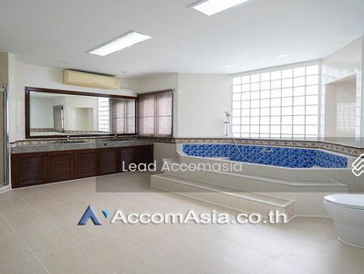 Home Office | 5 Bedrooms Townhouse for Sale and Rent in Sukhumvit, Bangkok near BTS Ekkamai AA30827, Bangkok, Thailand Home Office | 5 Bedrooms Townhouse for Sale and Rent in Sukhumvit, Bangkok near BTS Ekkamai AA30827, Bangkok, Thailand