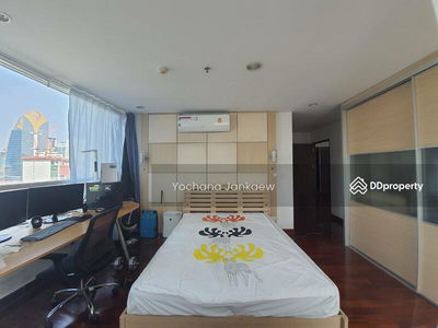 Urbana Langsuan, Bangkok, Thailand Urbana Langsuan, Bangkok, Thailand