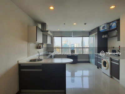 Urbana Langsuan, Bangkok, Thailand Urbana Langsuan, Bangkok, Thailand