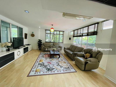 HOUSE PHROM PHONG Sukhumvit soi 31, Bangkok, Thailand HOUSE PHROM PHONG Sukhumvit soi 31, Bangkok, Thailand