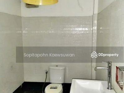 10110, Bangkok, Thailand 10110, Bangkok, Thailand