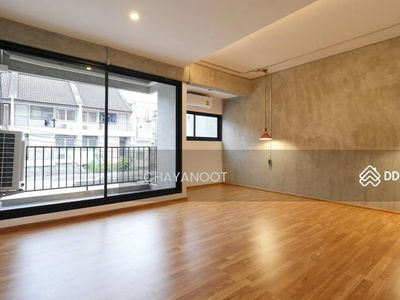 Loft townhome for rent, Ekkamai 28, Bangkok, Thailand Loft townhome for rent, Ekkamai 28, Bangkok, Thailand