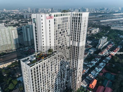 The Line Phahon-Pradipat, Bangkok, Thailand The Line Phahon-Pradipat, Bangkok, Thailand