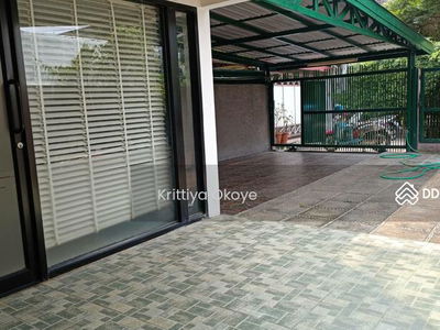 Townhouse in sukhumvit 71, Bangkok, Thailand Townhouse in sukhumvit 71, Bangkok, Thailand