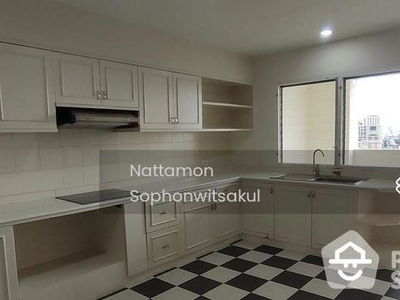 Le Chateau Mansion, Bangkok, Thailand Le Chateau Mansion, Bangkok, Thailand