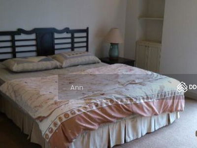 Saladaeng Colonnade, Bangkok, Thailand Saladaeng Colonnade, Bangkok, Thailand