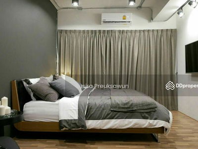 Thonglor Tower, Bangkok, Thailand Thonglor Tower, Bangkok, Thailand