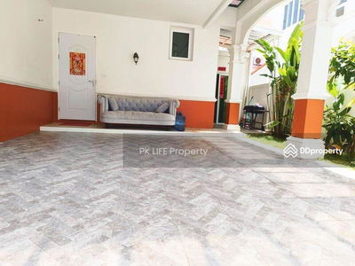 Housing in Ban Ratsada, Thailand Housing in Ban Ratsada, Thailand