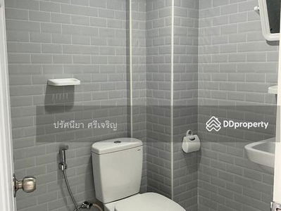 Townhouse for rent, 18.7 sq m, 5 floors, newly renovated, 5 bedrooms, 5 bathrooms, 7 air conditioners, 3 phase electricity, 2 kitchens. Usable area 370 sq m. Electric door, Bangkok, Thailand Townhouse for rent, 18.7 sq m, 5 floors, newly renovated, 5 bedrooms, 5 bathrooms, 7 air conditioners, 3 phase electricity, 2 kitchens. Usable area 370 sq m. Electric door, Bangkok, Thailand