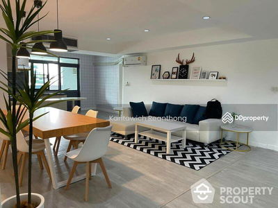 Royal Castle Sukhumvit, Bangkok, Thailand Royal Castle Sukhumvit, Bangkok, Thailand