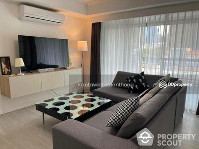 Royal Castle Sukhumvit, Bangkok, Thailand Royal Castle Sukhumvit, Bangkok, Thailand