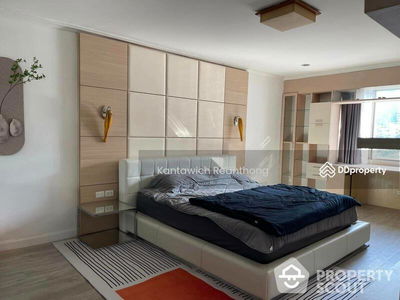 Royal Castle Sukhumvit, Bangkok, Thailand Royal Castle Sukhumvit, Bangkok, Thailand