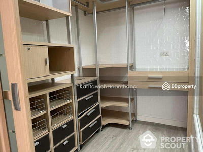 Royal Castle Sukhumvit, Bangkok, Thailand Royal Castle Sukhumvit, Bangkok, Thailand