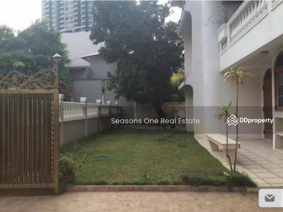 House for rent, 3 floors, 4 bedrooms, Phrom Phong area., Bangkok, Thailand House for rent, 3 floors, 4 bedrooms, Phrom Phong area., Bangkok, Thailand