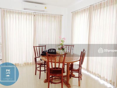 Gehäuse In Ban Ratsada, Thailand Gehäuse In Ban Ratsada, Thailand