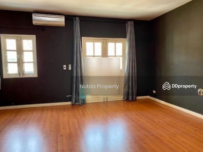 Mooban Saran Phruek, Bangkok, Thailand Mooban Saran Phruek, Bangkok, Thailand