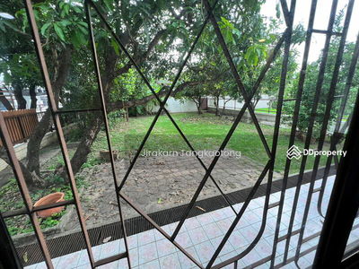 Prachachuen Village, Nonthaburi, Thailand Prachachuen Village, Nonthaburi, Thailand